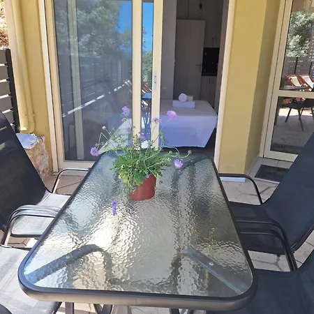 Einav شقة نِكيانا